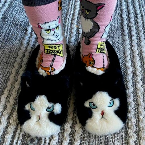 Good Kitty | Women's Funny Fluffy House Sherpa Slippers - Picture 1 of 2